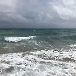 Ficomoro Surf House